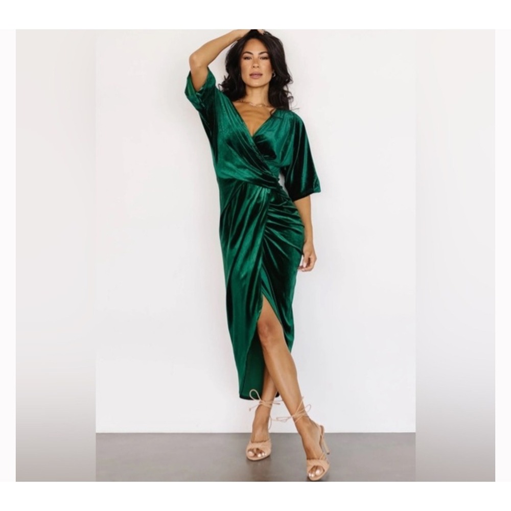 Elegant Green Velvet Wrap Dress